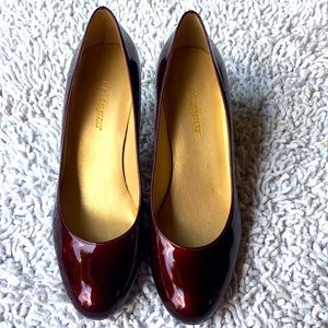 Mr Seymour by Stuart Weitzman Red Patent Leather Shoes size 8.5